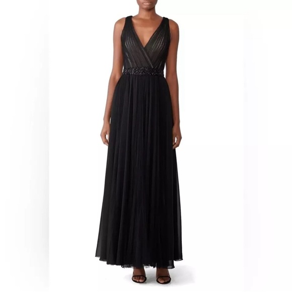 Badgley Mischka
Black Pleated Gown size 6 - Picture 1 of 12